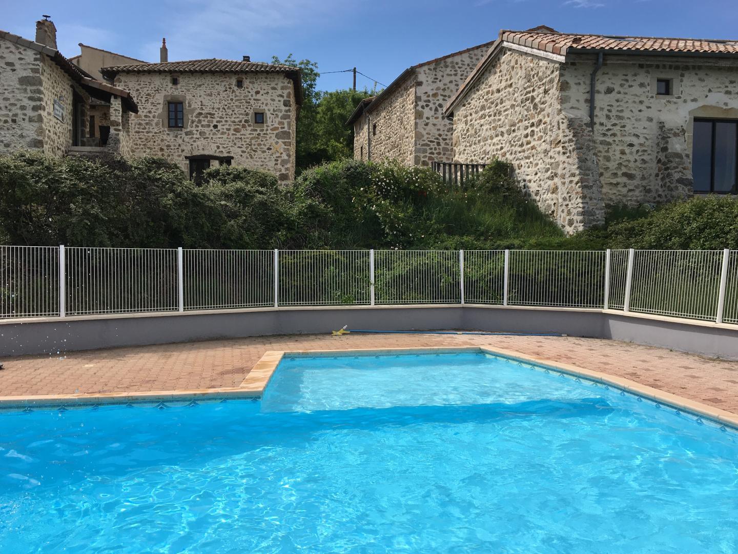 Piscine partagée de la Ferme de Simondon