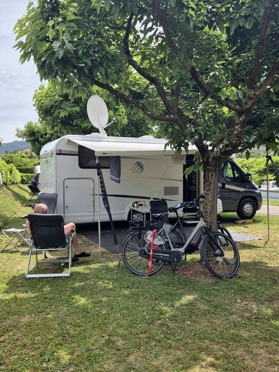 Aire de camping-cars - Camping le Castelet_Saint-Jean-de-Muzols