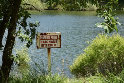 Panneau au bord du lac de la Jointine