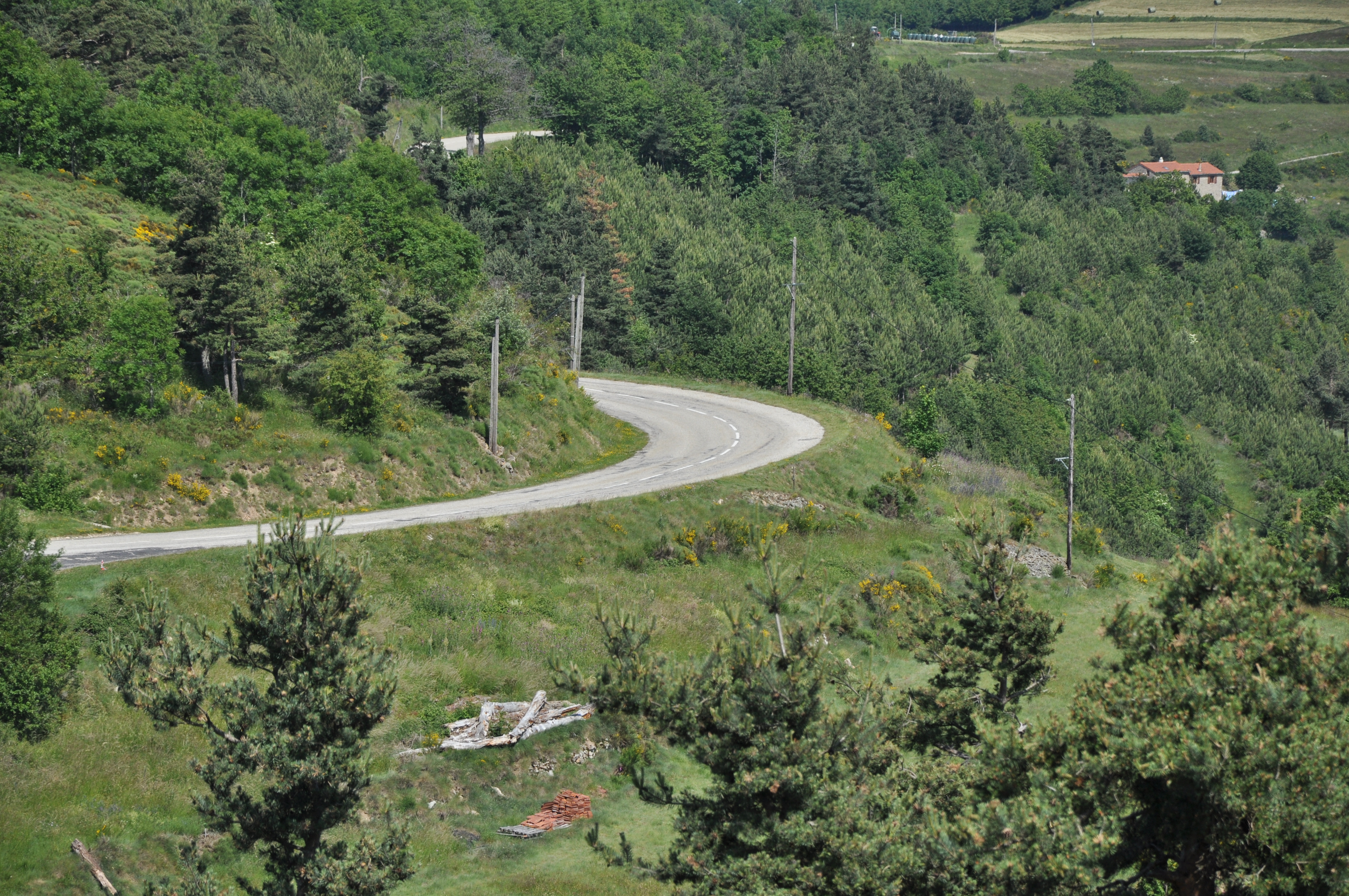 Route en balcon au niveau de Rochebloine